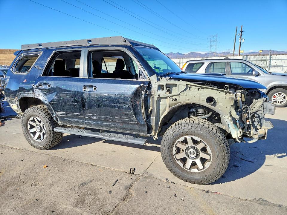 Photo 4 from auction – 2019 TOYOTA 4RUNNER SR with VIN JTEBU5JR4K5688321
