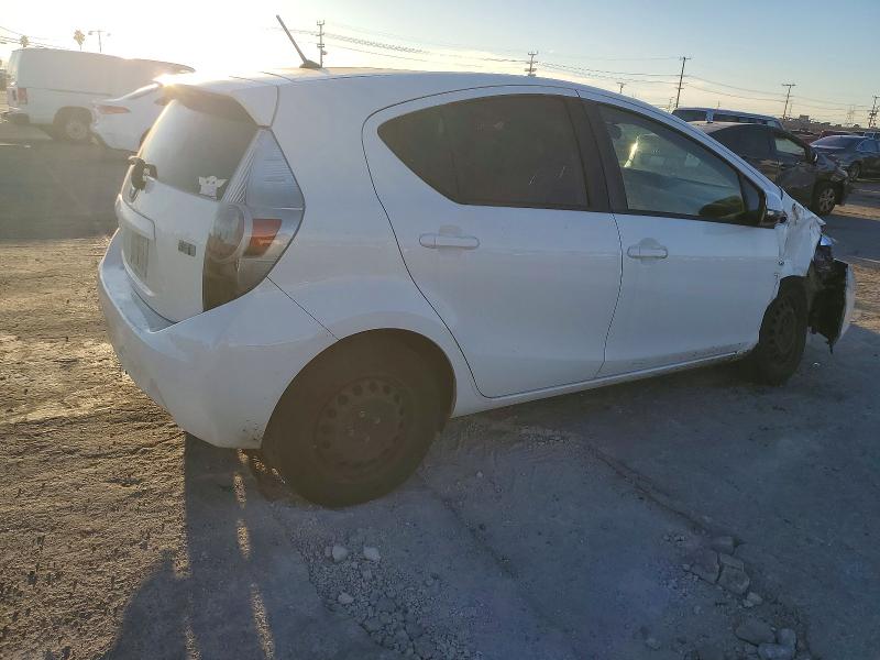 Photo 3 from auction – 2013 TOYOTA PRIUS C with VIN JTDKDTB31D1542567