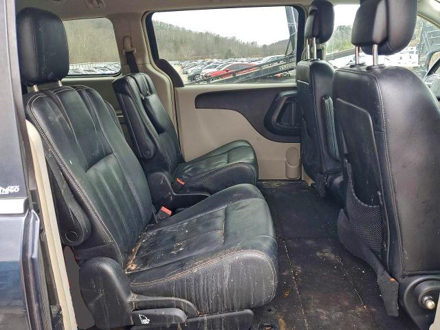 Photo 11 from auction – 2014 CHRYSLER TOWN & COU with VIN 2C4RC1BG4ER218499