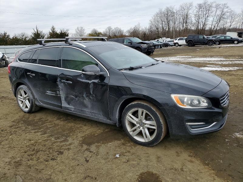 Photo 4 from auction – 2015 VOLVO V60 PREMIE with VIN YV126MEB3F1209013