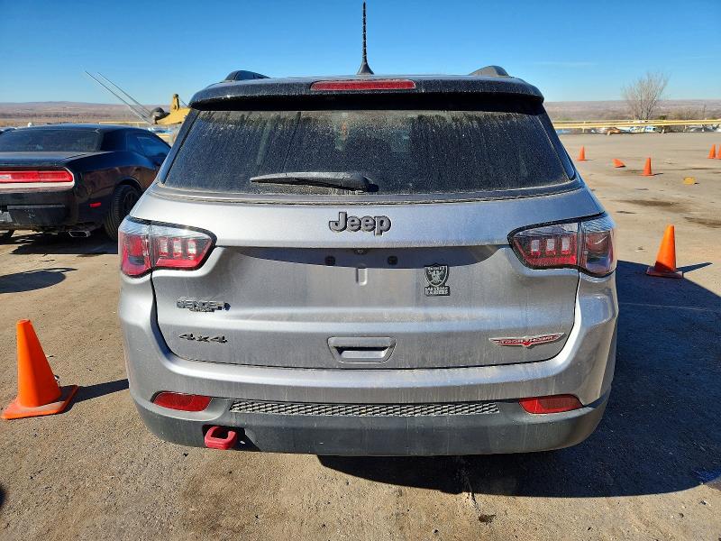 Photo 6 from auction – 2019 JEEP COMPASS with VIN 3C4NJDDB5KT627904