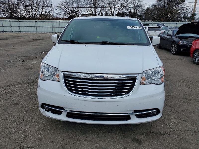 Photo 5 from auction – 2014 CHRYSLER TOWN & COU with VIN 2C4RC1BG7ER236771
