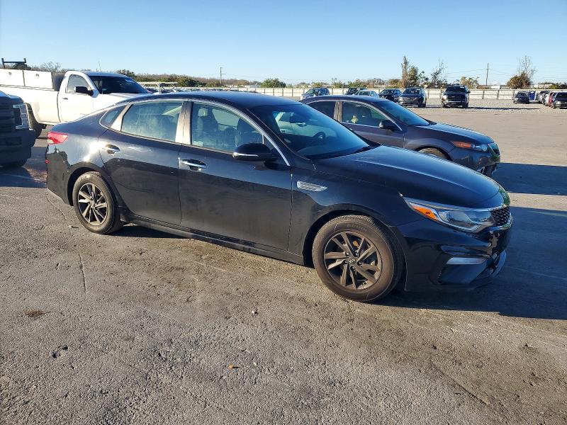 Photo 4 from auction – 2019 KIA OPTIMA with VIN 5XXGT4L34KG359548