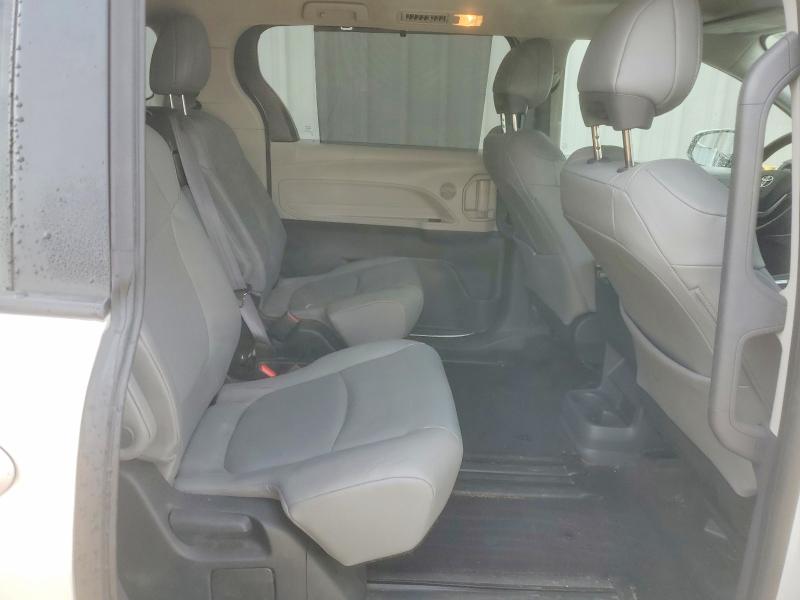 Photo 11 from auction – 2023 TOYOTA SIENNA with VIN 5TDYRKEC1PS154392