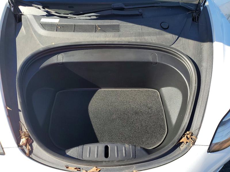 Photo 11 from auction – 2018 TESLA MODEL 3 with VIN 5YJ3E1EB9JF067682