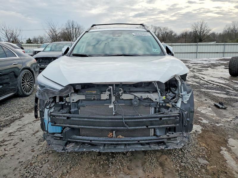 Photo 5 from auction – 2022 TOYOTA COROLLA CR with VIN 7MUDAABG8NV028217