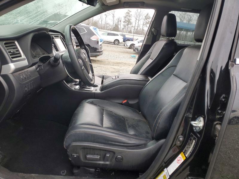 Photo 7 from auction – 2019 TOYOTA HIGHLANDER with VIN 5TDKZRFH9KS566674