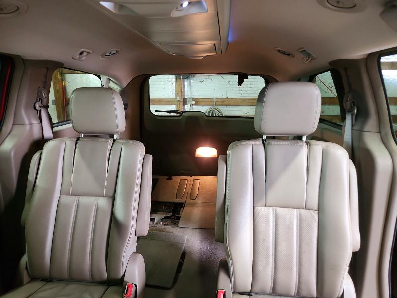 Photo 9 from auction – 2012 CHRYSLER TOWN & COU with VIN 2C4RC1BG3CR376085
