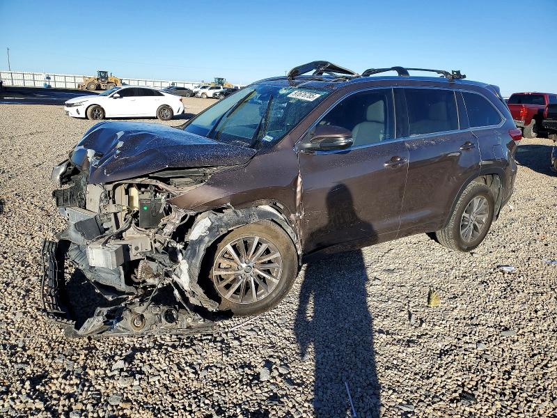 TOYOTA HIGHLANDER 2018 with VIN 5TDKZRFH7JS254125 - Photo from auction