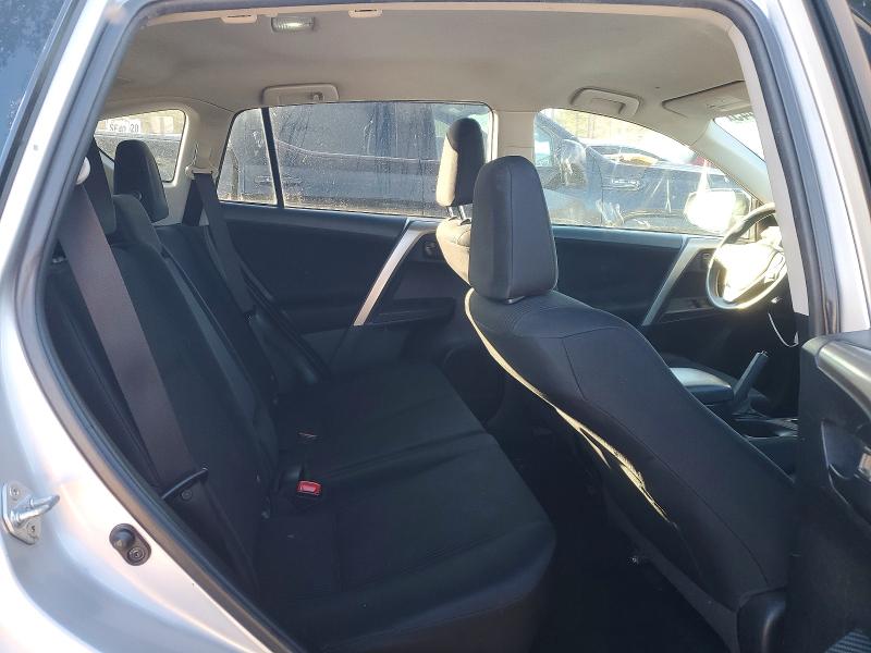 Photo 11 from auction – 2015 TOYOTA RAV4 LE with VIN 2T3BFREV6FW303627