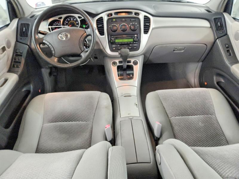 Photo 8 from auction – 2004 TOYOTA HIGHLANDER with VIN JTEDP21A440010855