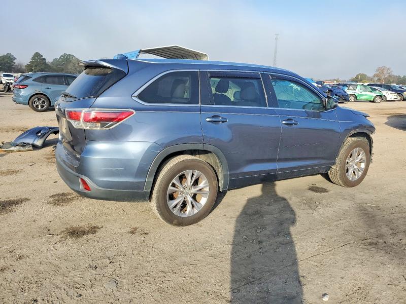 Photo 3 from auction – 2015 TOYOTA HIGHLANDER with VIN 5TDKKRFH9FS075144