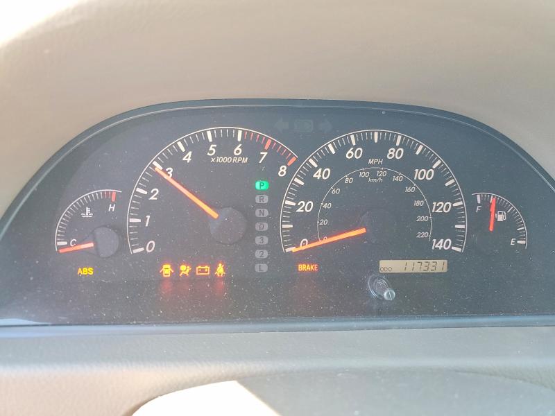 Photo 9 from auction – 2005 TOYOTA CAMRY LE with VIN 4T1BE32K95U420846