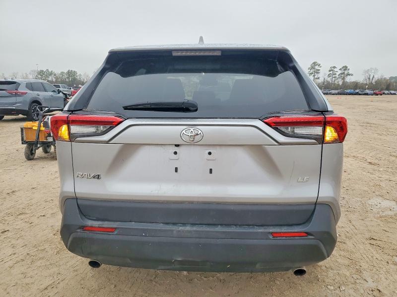 Photo 6 from auction – 2022 TOYOTA RAV4 LE with VIN 2T3H1RFV7NC213362