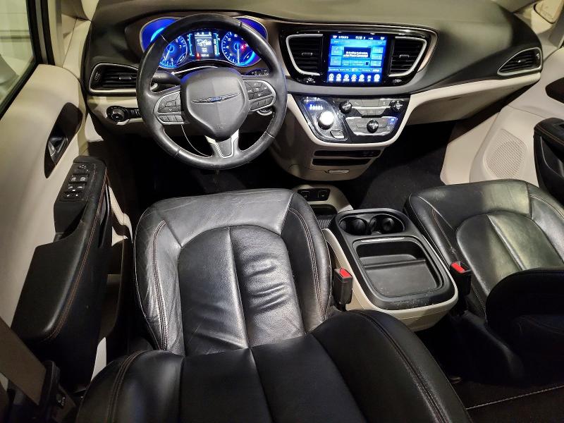 Photo 8 from auction – 2017 CHRYSLER PACIFICA T with VIN 2C4RC1BG7HR534273