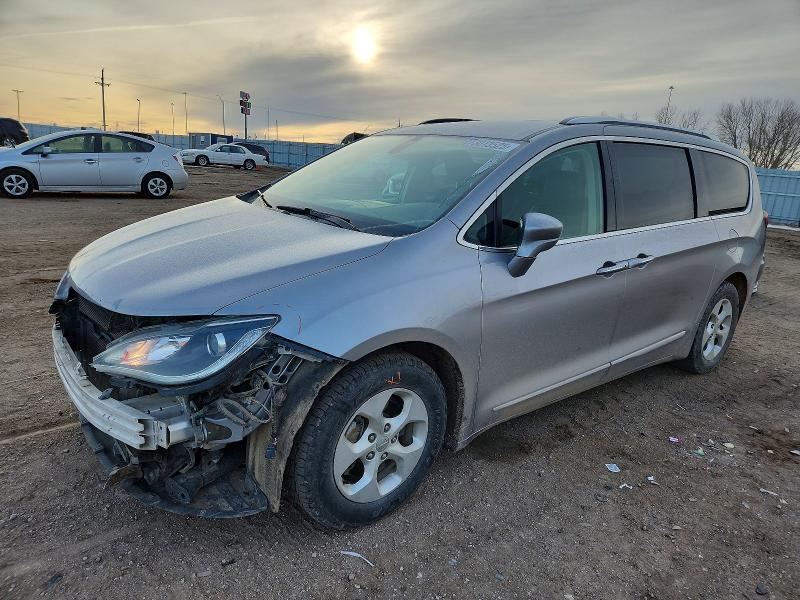 CHRYSLER PACIFICA 2017 with VIN 2C4RC1EG8HR542197 - Photo from auction