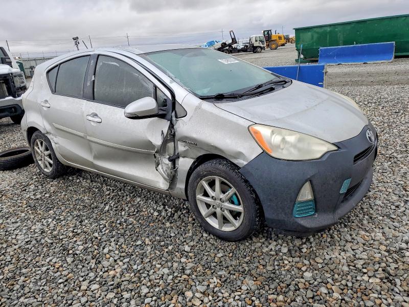 Photo 4 from auction – 2012 TOYOTA PRIUS C with VIN JTDKDTB3XC1011737