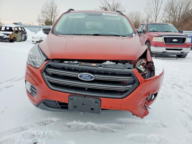 Photo 5 from auction – 2019 FORD ESCAPE SEL with VIN 1FMCU9H93KUB69381