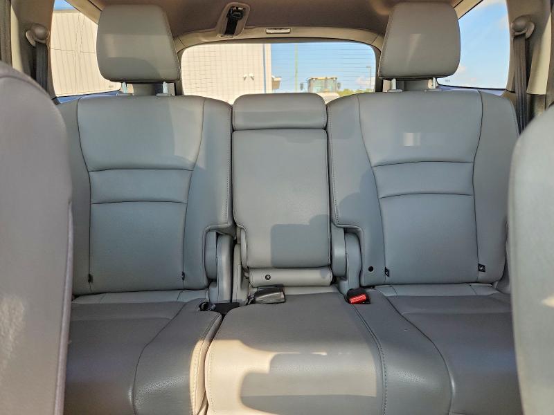 Photo 10 from auction – 2017 HONDA PILOT with VIN 5FNYF5H82HB005786