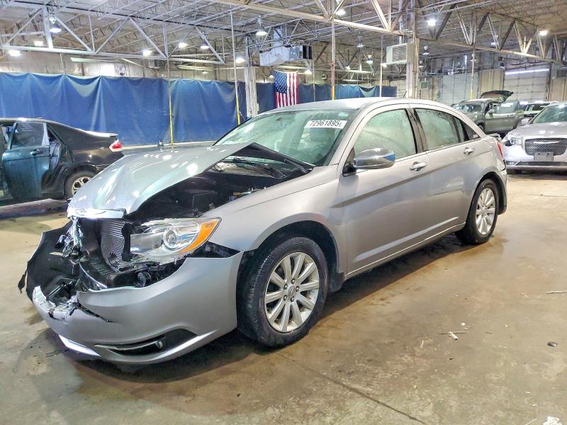 CHRYSLER 200 LIMITE 2013 with VIN 1C3CCBCG7DN570857 - Photo from auction