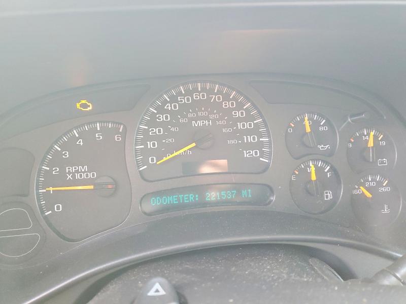 Photo 9 from auction – 2005 CHEVROLET SILVERADO with VIN 2GCEK19B351309709