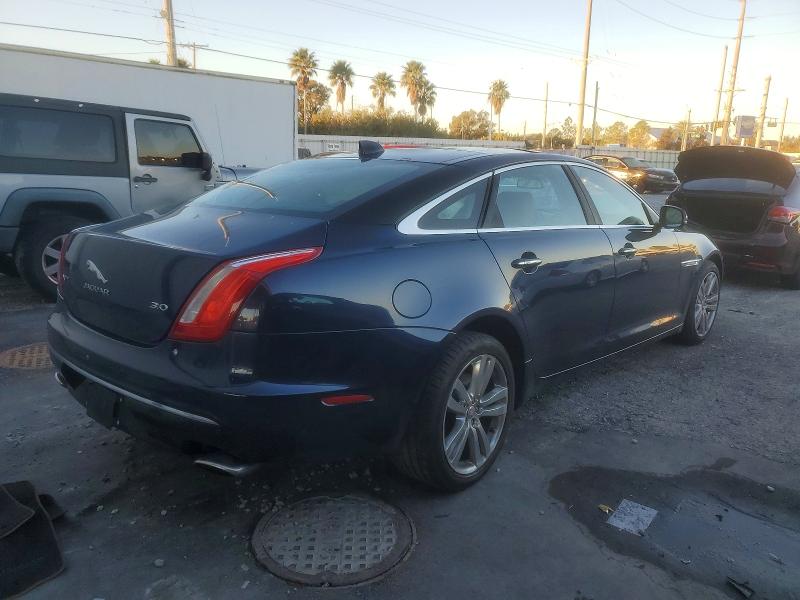 Photo 3 from auction – 2016 JAGUAR XJL with VIN SAJWA2G78G8V95263