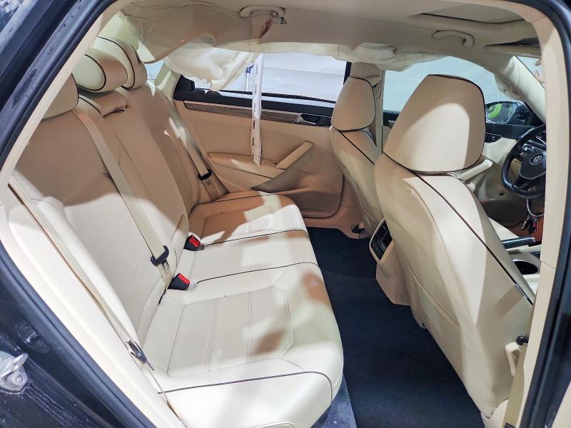 Photo 10 from auction – 2016 VOLKSWAGEN PASSAT SE with VIN 1VWBS7A35GC020786