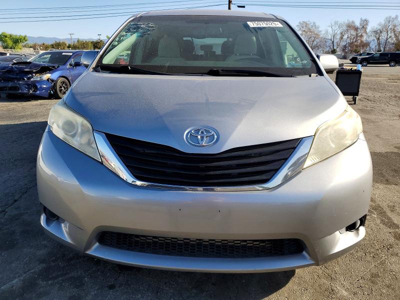 Photo 5 from auction – 2013 TOYOTA SIENNA LE with VIN 5TDKK3DC3DS391267