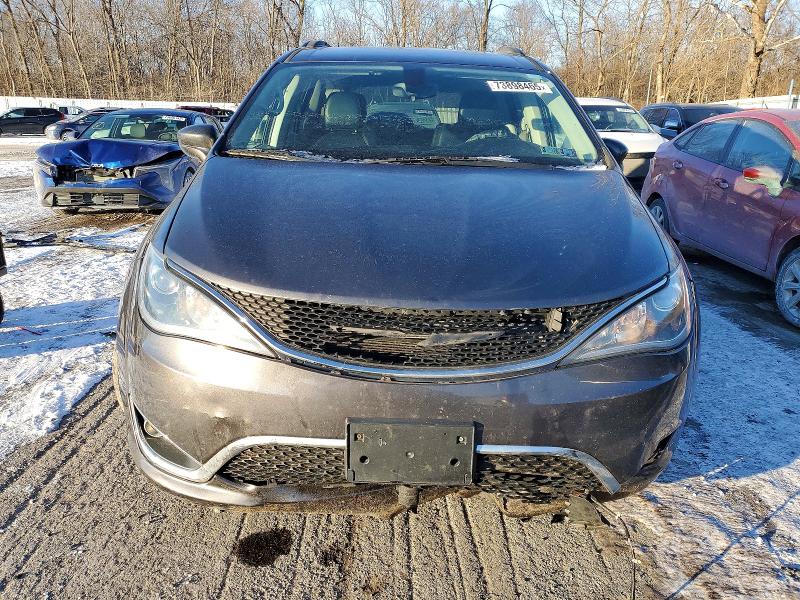 Photo 5 from auction – 2017 CHRYSLER PACIFICA with VIN 2C4RC1BG6HR733735