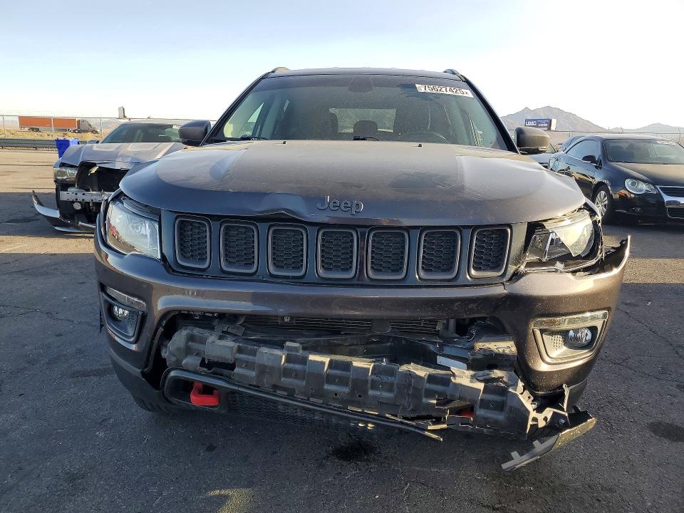 Photo 5 from auction – 2019 JEEP COMPASS with VIN 3C4NJDDB1KT775936