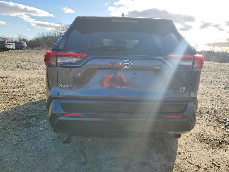Photo 6 from auction – 2019 TOYOTA RAV4 LE with VIN 2T3F1RFV0KC039444