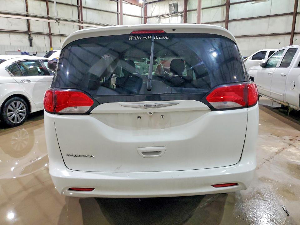 Photo 6 from auction – 2017 CHRYSLER PACIFICA with VIN 2C4RC1CG6HR531587