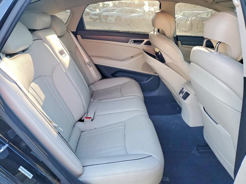 Photo 10 from auction – 2015 HYUNDAI GENESIS with VIN KMHGN4JF5FU022289