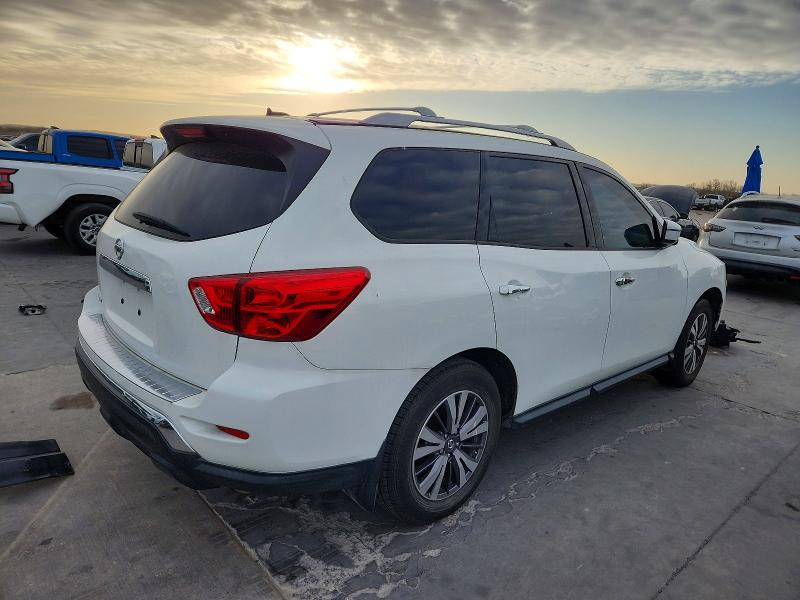 Photo 3 from auction – 2017 NISSAN PATHFINDER with VIN 5N1DR2MN1HC615834