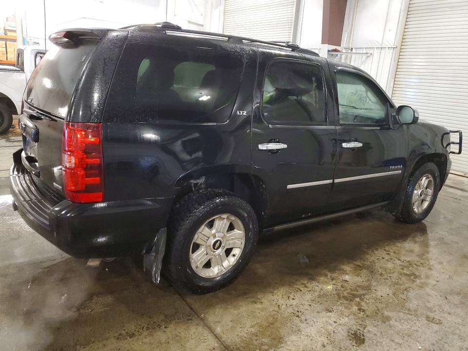 Photo 3 from auction – 2011 CHEVROLET TAHOE with VIN 1GNSKCE04BR195099