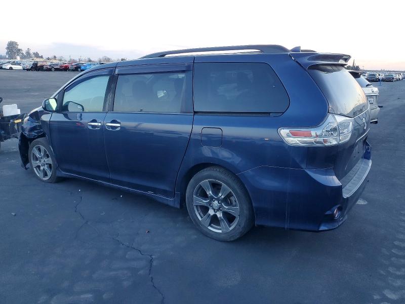 Photo 2 from auction – 2018 TOYOTA SIENNA SE with VIN 5TDXZ3DC7JS951305