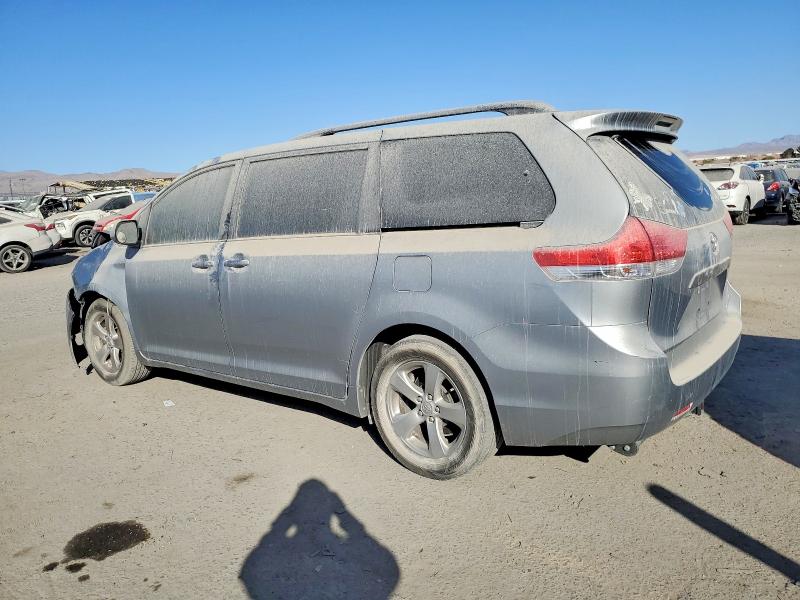 Zdjęcie 2 z aukcji – 2014 TOYOTA SIENNA LE z VIN 5TDKK3DC6ES478792