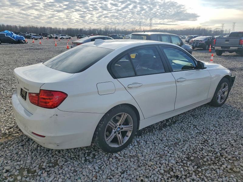 Photo 3 from auction – 2013 BMW 328 with VIN WBA3A5C51DF359405