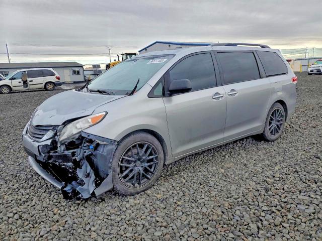 Photo 1 from auction – 2011 TOYOTA SIENNA XLE with VIN 5TDDK3DC6BS016415