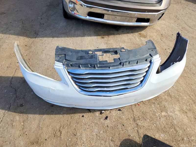 Photo 12 from auction – 2012 CHRYSLER 200 LX with VIN 1C3CCBAB5CN204398