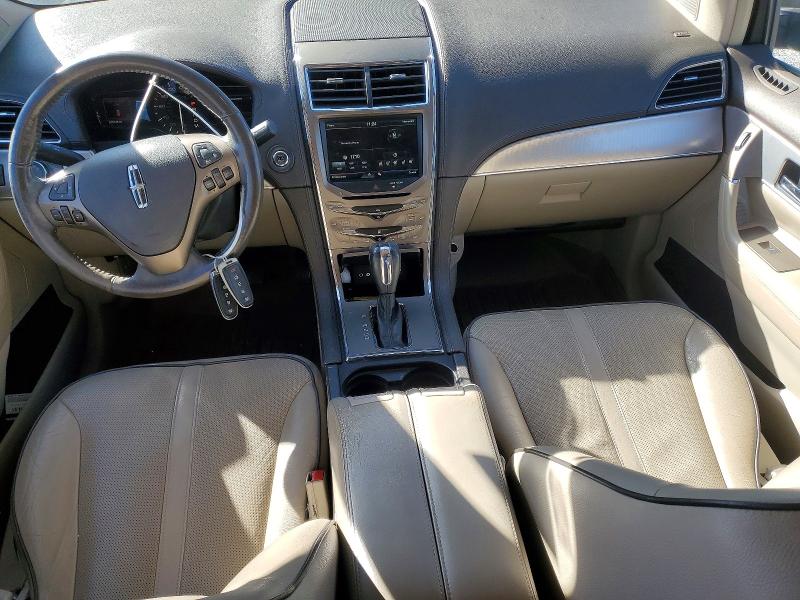 Photo 8 from auction – 2011 LINCOLN MKX with VIN 2LMDJ6JK7BBJ23247
