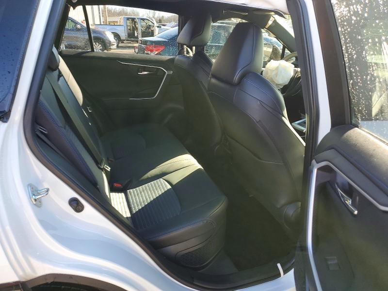 Photo 11 from auction – 2022 TOYOTA RAV4 XSE with VIN JTME6RFV5ND532033