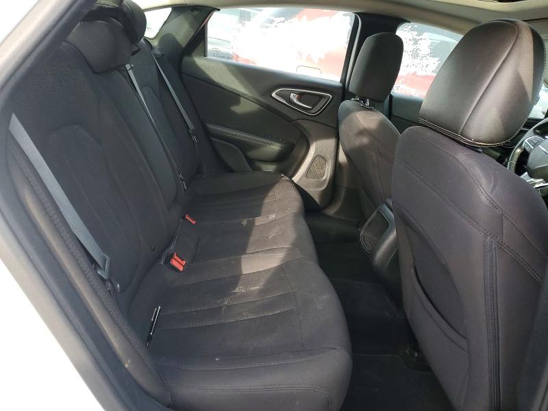 Photo 10 from auction – 2015 CHRYSLER 200 LIMITE with VIN 1C3CCCAB0FN539644