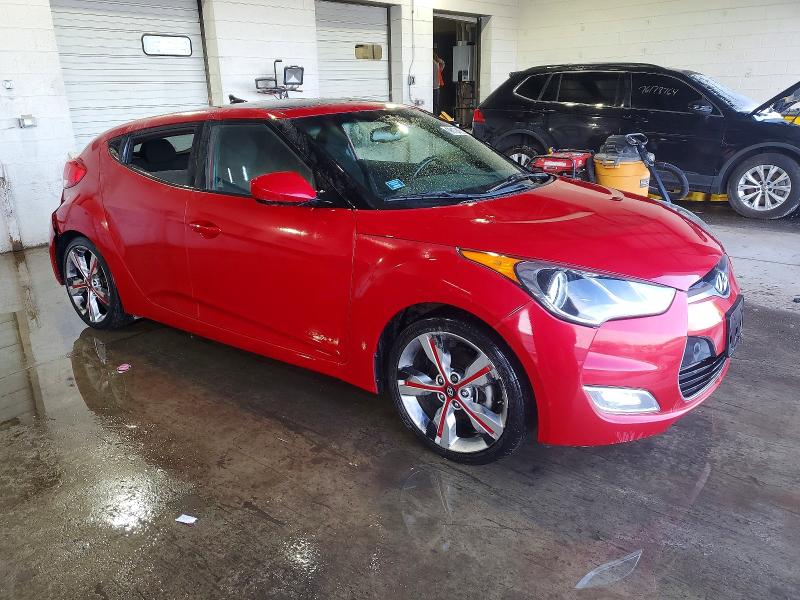Photo 4 from auction – 2017 HYUNDAI VELOSTER with VIN KMHTC6AD7HU320473