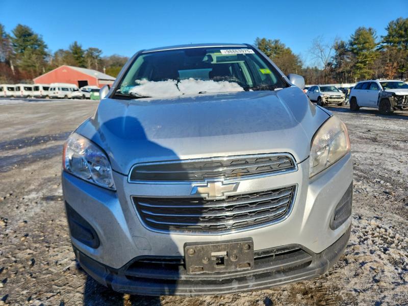 Photo 5 from auction – 2015 CHEVROLET TRAX LS with VIN KL7CJKSBXFB206957