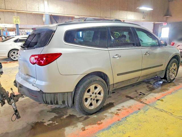Фото 3 с аукциона – 2011 CHEVROLET TRAVERSE с VIN 1GNKREEDXBJ217048