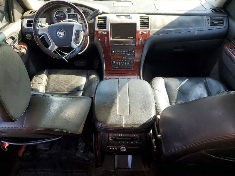 Photo 8 from auction – 2011 CADILLAC ESCALADE with VIN 1GYS3AEF1BR370398