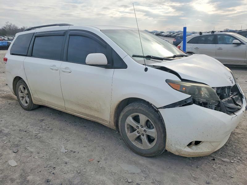 Photo 4 from auction – 2011 TOYOTA SIENNA LE with VIN 5TDKK3DC0BS037607