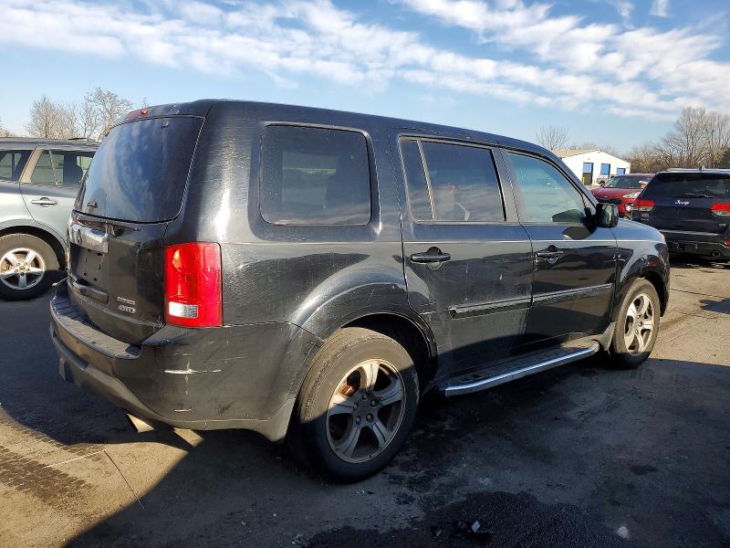 Photo 3 from auction – 2015 HONDA PILOT SE with VIN 5FNYF4H39FB038215