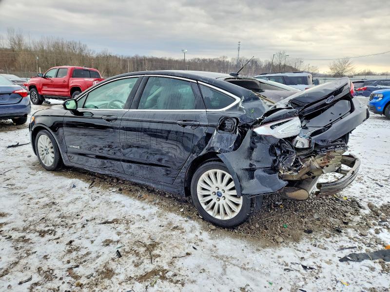 Photo 2 from auction – 2016 FORD FUSION with VIN 3FA6P0LU7GR286286